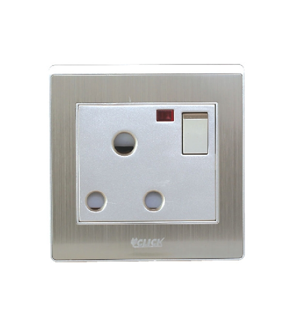 Buy Click ART-3 Pin Round Socket With Switch,15A Online at Best Price