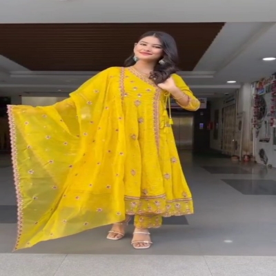 Picture of Readymade Naira Three Piece (TP-202)