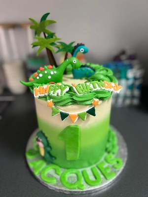 Picture of Customized Fondant Cake
