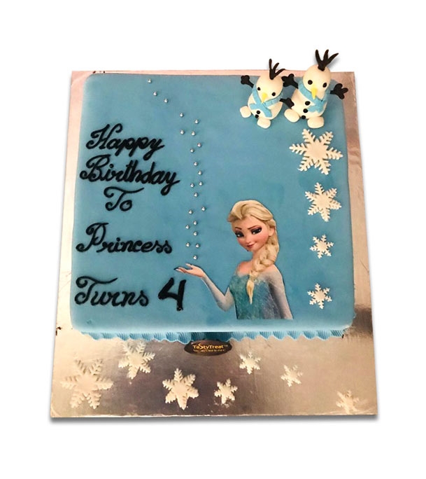 Picture of Customized Fondant Cake