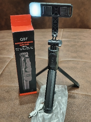 Picture of Q07 Selfie Stick Foldable Mini Tripod with Fill Light Bluetooth Remote Shutter Retractable Rod for Phone (100cm)
