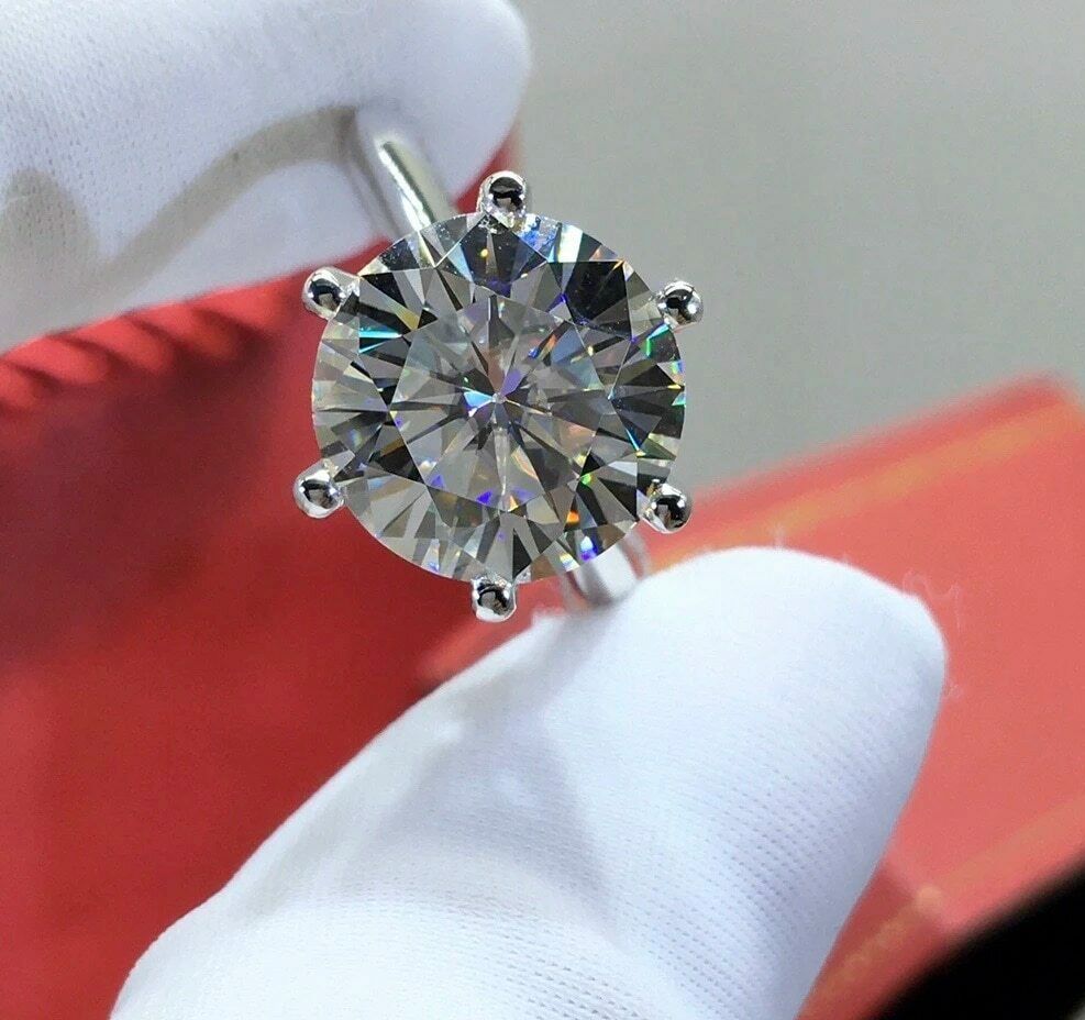 Picture of 6-Prong Round Engagement Ring in 14k Solid Gold / 1, 1.5, 2 CT Moissanite Engagement Rings / Solitaire Moissanite Ring / Gold Promise Ring.