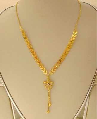 Picture of Leaf Design Fashionable Trendsetting Necklace/Chain For Women & Girls