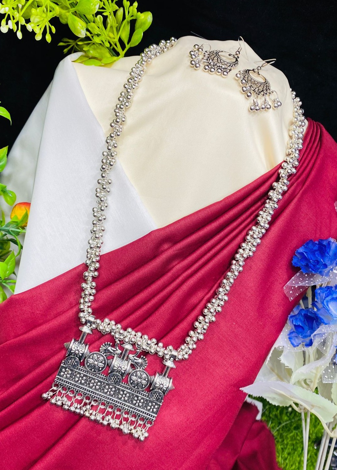 Picture of Traditional South Indian Antique Silver Jewelry Necklace With Earring