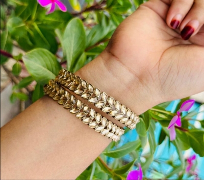 Picture of Indian Fashionable Premium Quality Kundan Stone Bracelet Design Bangles 2 Pieces For Women