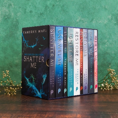 Picture of SHATTER ME THE COMPLETE COLLECTION 9 VOLUMES . (Paperback )