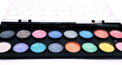 Picture of Mont Marte Metalic Water color set 17 Color | Includes 16 metallic colours and a paint brush