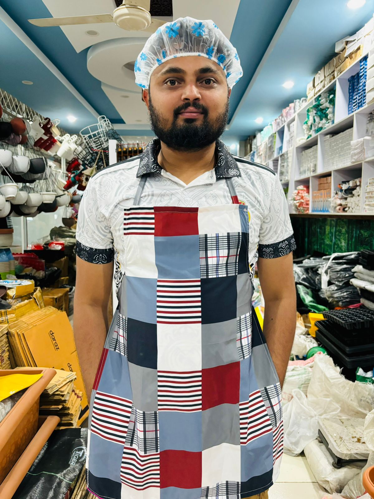 Picture of Kitchen Apron for Clean and Smart Cooking with 3 pcs Cap