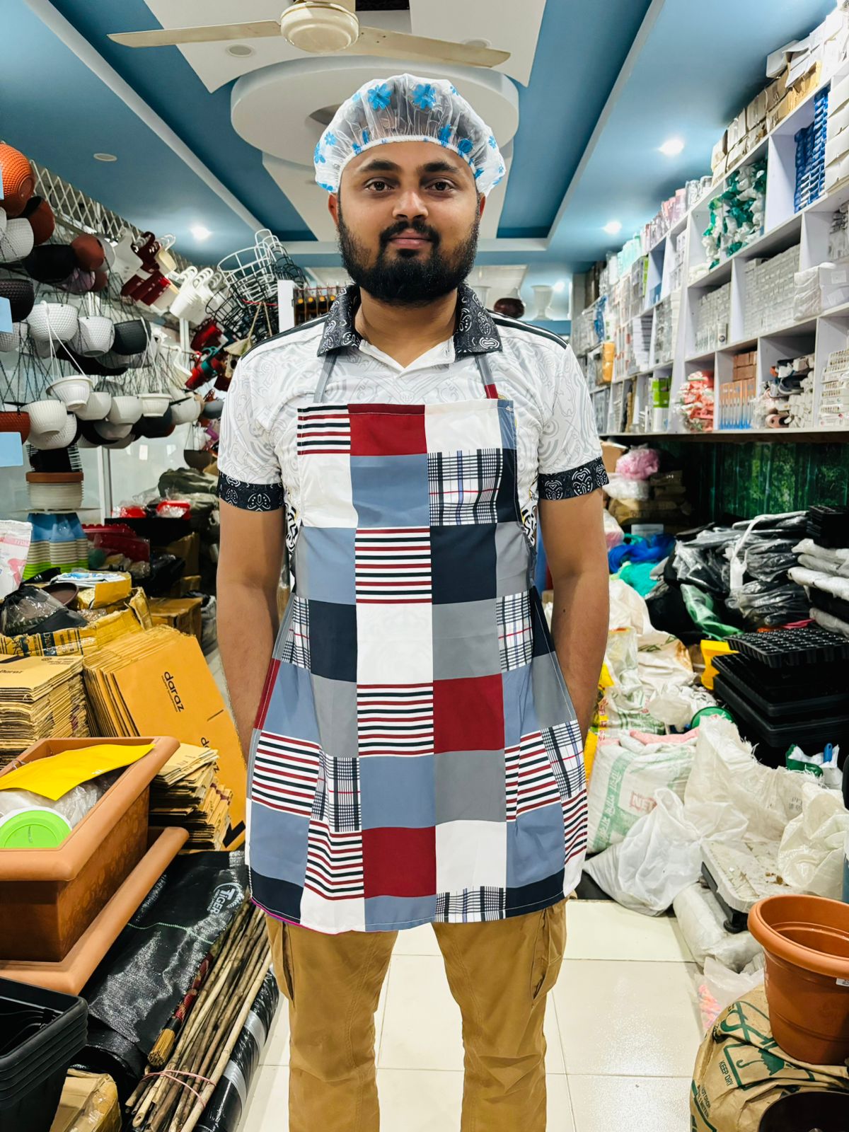 Picture of Kitchen Apron for Clean and Smart Cooking with 3 pcs Cap