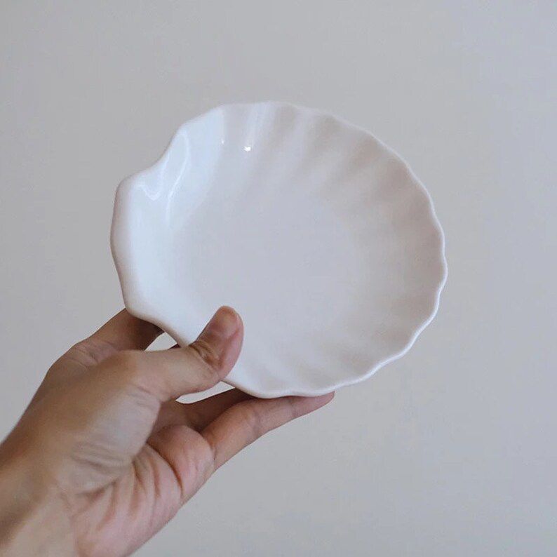 Picture of 6pcs White Porcelain Shell Dish Multipurpose Ceramic Appetizer Plates Dinner Dessert Salad Plates Elegant Serving Dish 4 Inch.