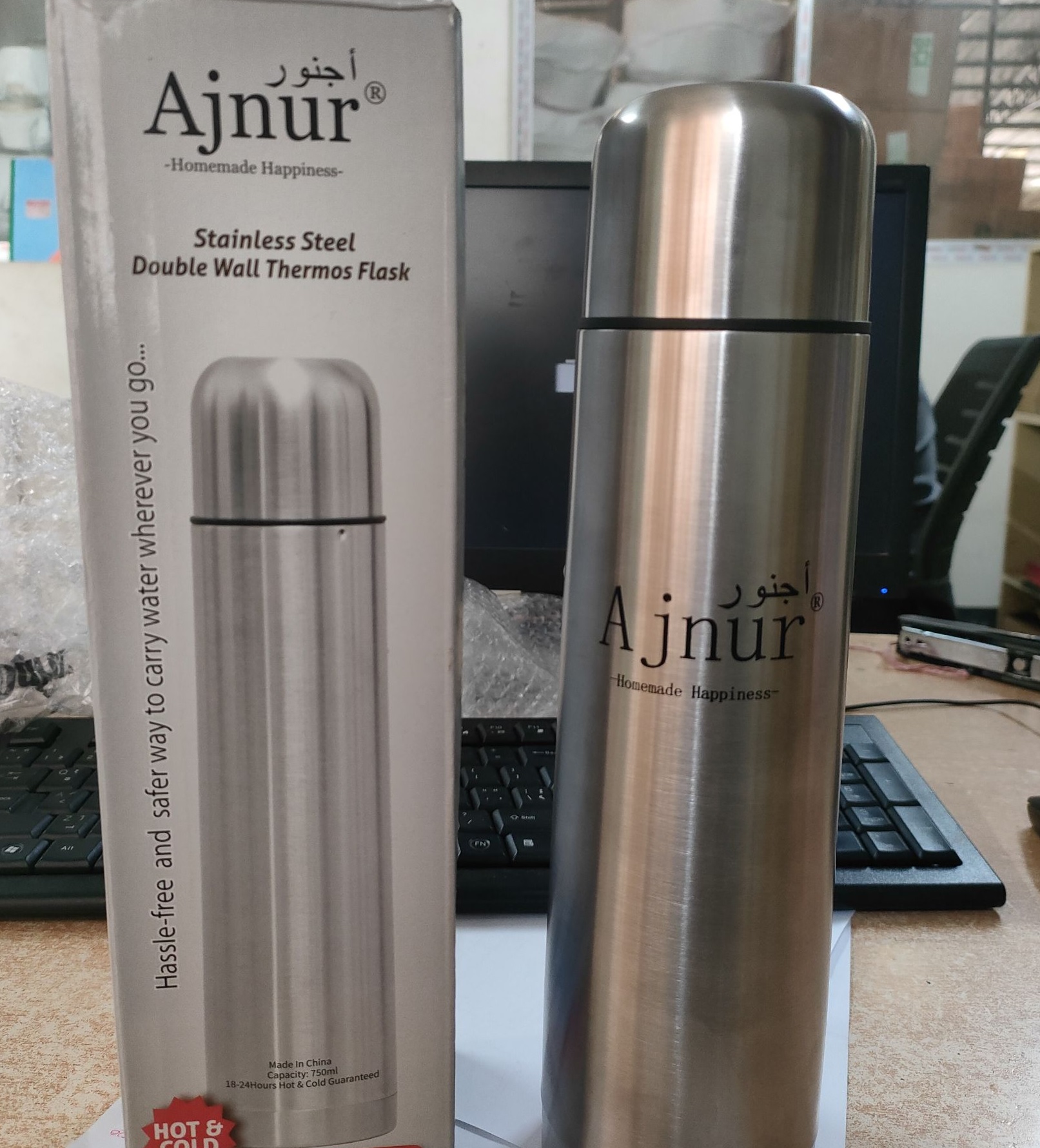 Picture of Mixed Color Metal Body Vacuum Flask 350-1000 ML