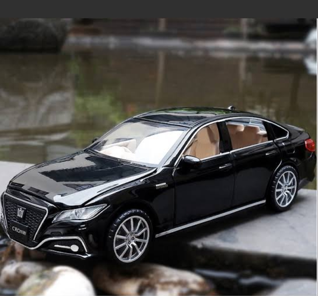 Picture of 1 PC 1:24 Toyota Crown Diecast Alloy Car 6 Open Premium Model Vehicle Metal Toy Model Pull back Sound Light