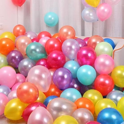 Picture of 50 piece multi color balloons for decorations program