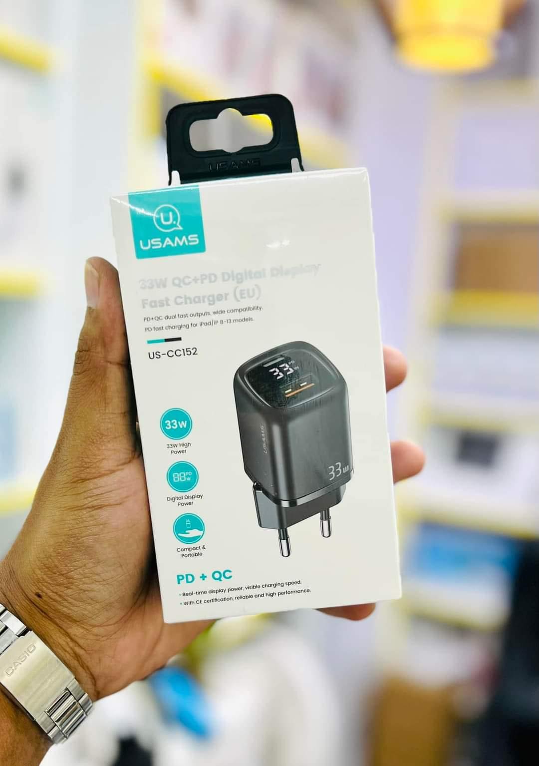Picture of USAMS US-CC152 T46 33W PD+QC Digital Display Fast Charger (EU)