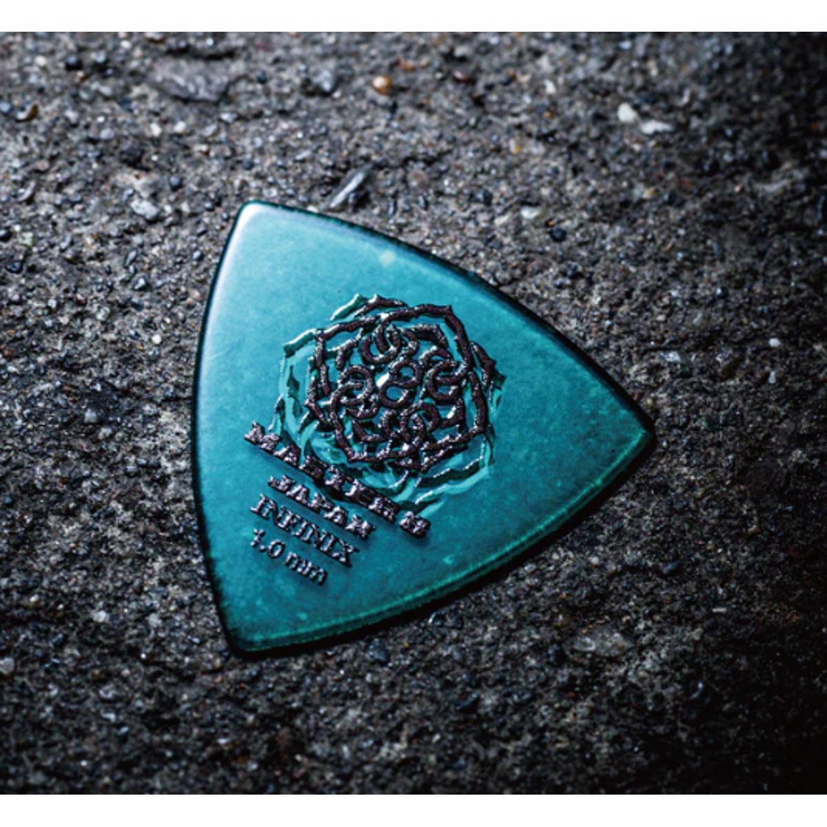 Picture of MASTER 8 JAPAN | INFINIX HARD POLISH -TRIANGLE 1.0 mm Guitar Picks