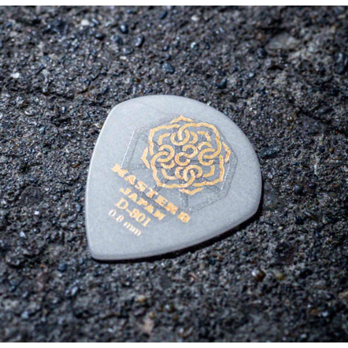Picture of MASTER 8 JAPAN | D -801 + Hard Grip -Jazz Type White 0.8 mm Guitar Picks