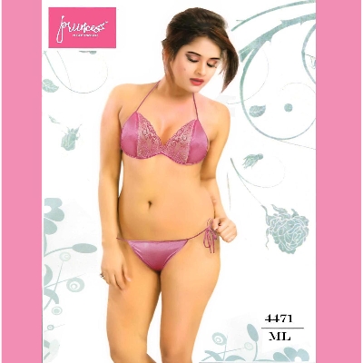 Picture of Tow pics (Bikini)