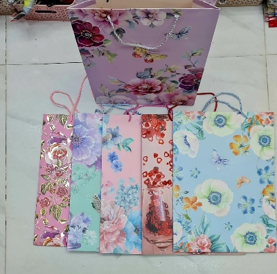 Picture of 3D Paper Gift Bag 16'.5x12"x5"birthday marriage Day valentine Day all occasion gift- big sizeZipper Bag