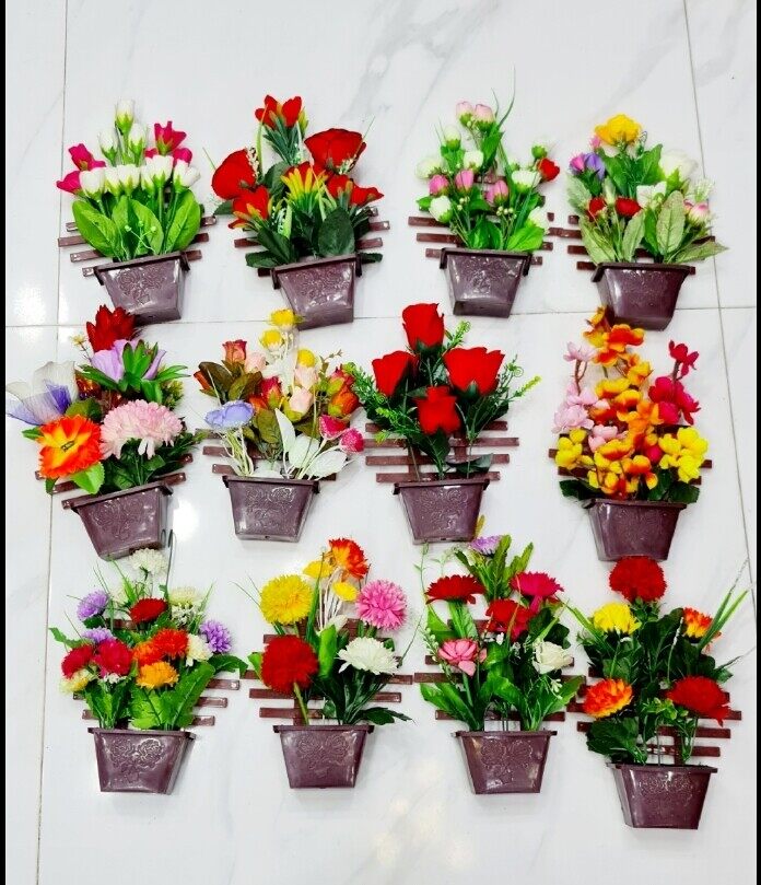 Picture of Beawtifull Flower tob with vaseFlower Vase with Artificial Flower for Tabletop Living RoomOutdoor for Gift & Decoration