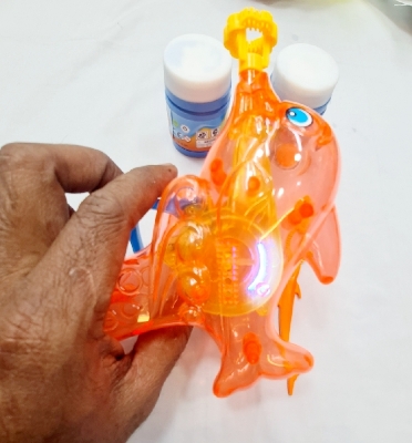 Picture of NEW lighting music  Bubble Gun Toys SummerAutomatic Soap Water Bubb