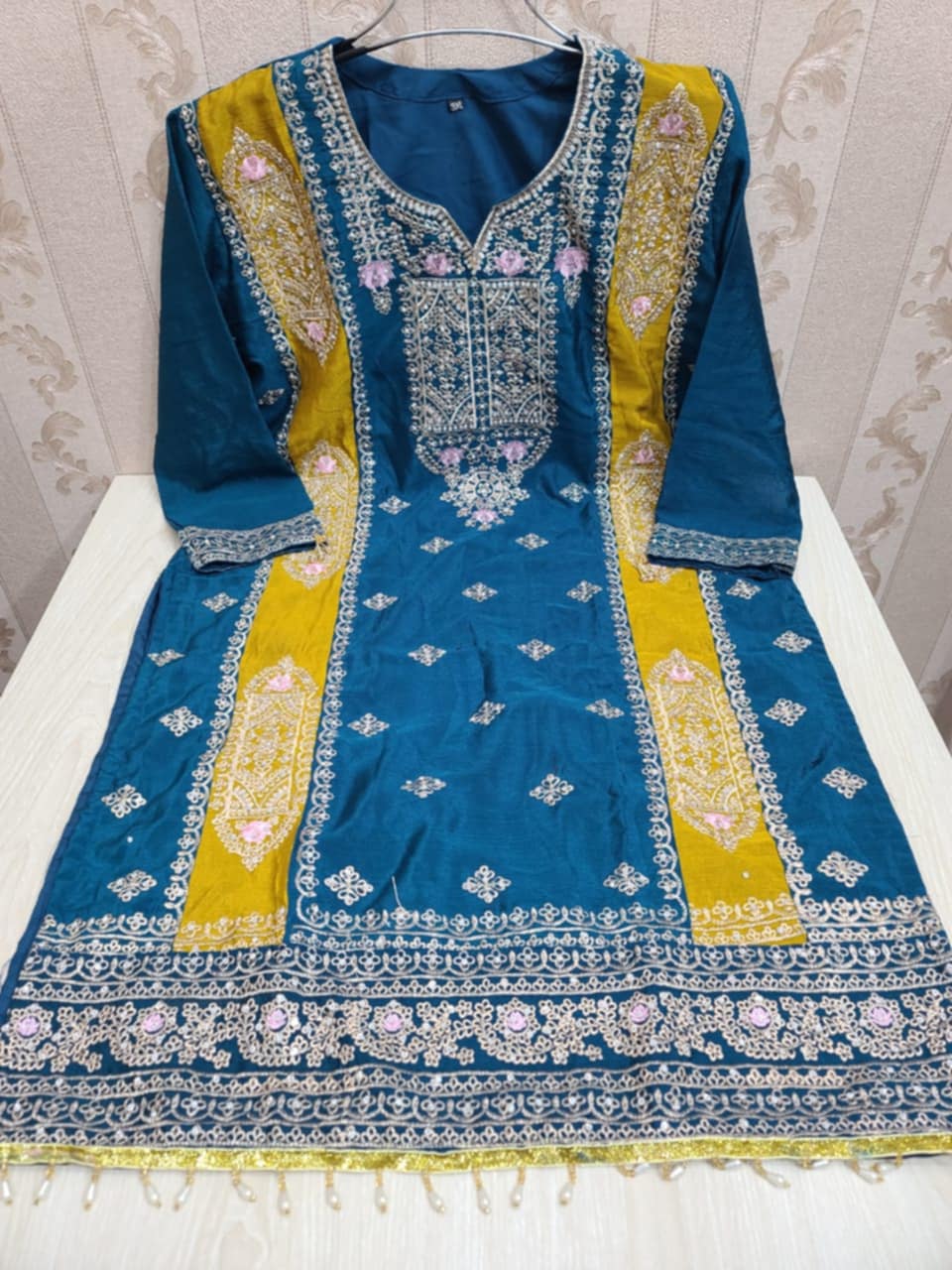 Picture of Readymade Three Piece For Women Exclusive Chini Gura Febrics Collection Embroidery , Stylist, Fashionable 3 pice