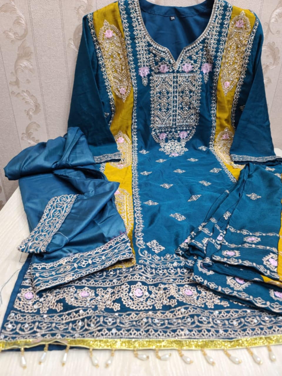 Picture of Readymade Three Piece For Women Exclusive Chini Gura Febrics Collection Embroidery , Stylist, Fashionable 3 pice
