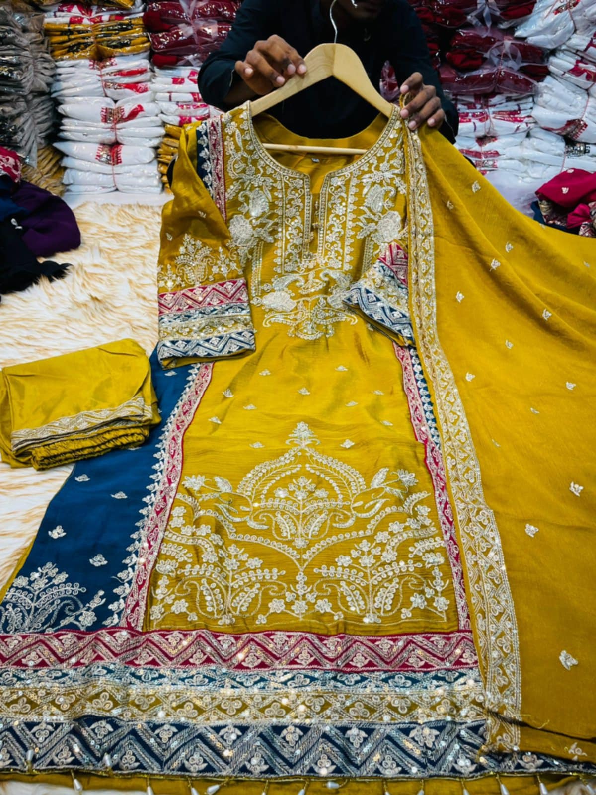 Picture of Readymade Three Piece For Women Exclusive Chini Gura Febrics Collection Embroidery , Stylist, Fashionable 3 pice