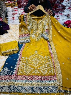 Picture of Readymade Three Piece For Women Exclusive Chini Gura Febrics Collection Embroidery , Stylist, Fashionable 3 pice