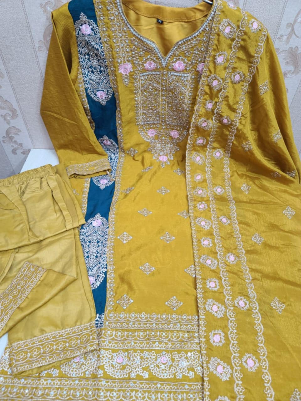 Picture of Readymade Three Piece For Women Exclusive Chini Gura Febrics Collection Embroidery , Stylist, Fashionable 3 pice
