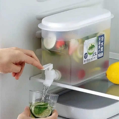 Picture of High quality Food grade plastic juice jar 2.5
