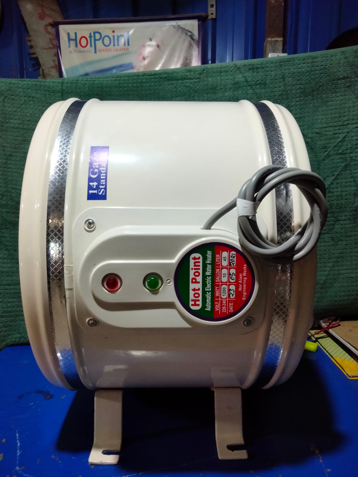 Picture of Hotpoint 30 Liter Special Floor Type Water Heater/ Geyser