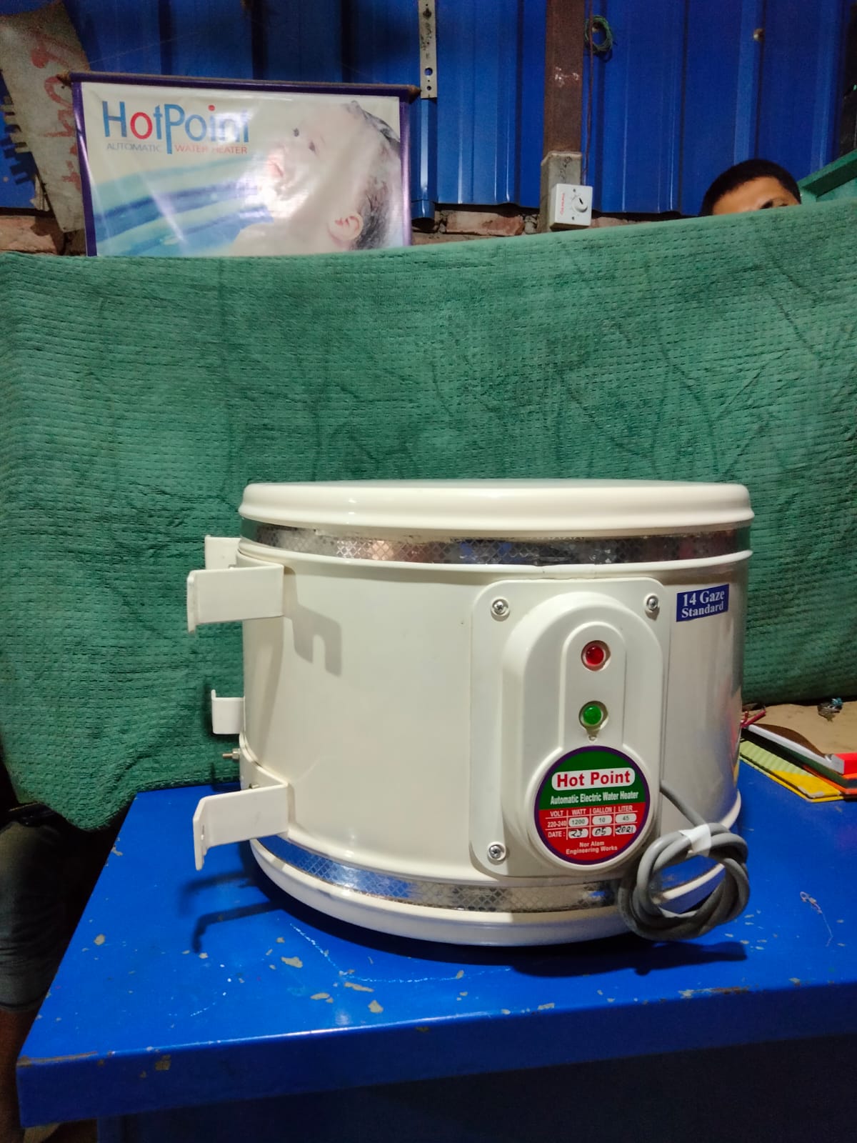 Picture of Hotpoint 30 Liter Special Floor Type Water Heater/ Geyser