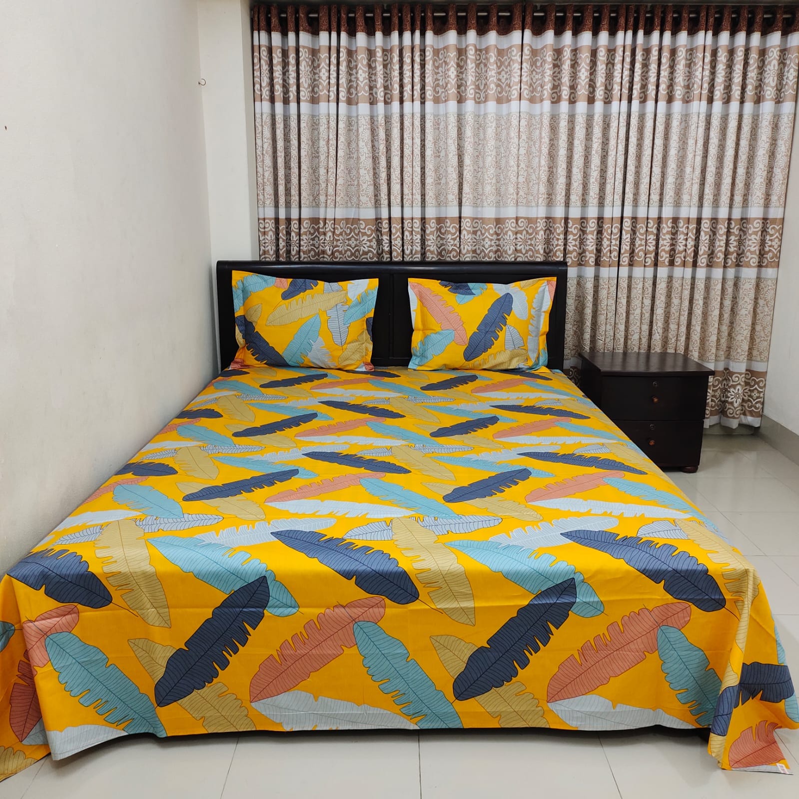 Picture of Luxury Tuwel Cotton Fashionable Bed Sheet for Home Decoration 7.5/8.25 Feet King Size Bedsheet