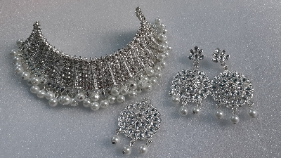 Picture of Bridal Wedding Ornament For Women