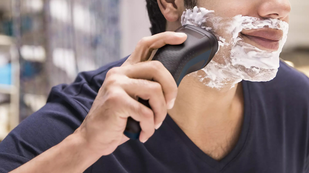 Picture of Philips S1121/41 Wet or Dry Electric Shaver Series 1000 for Men
