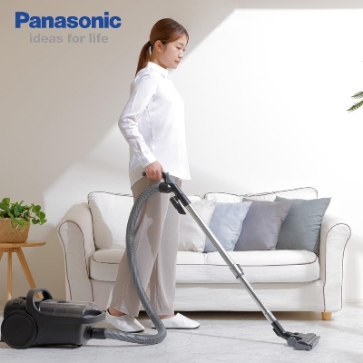 Picture of Panasonic MC-CL605 Canister Vacuum Cleaner Cyclone Bagless with HEPA Filter