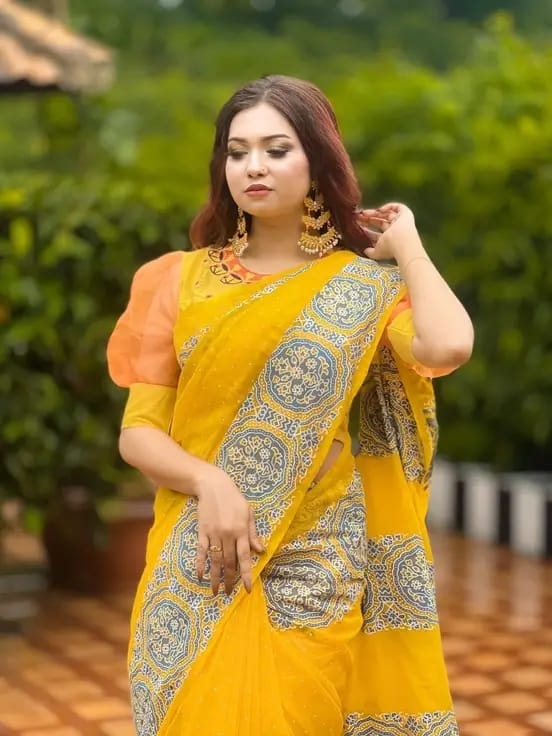 Picture of Half silk afsana skain print sari/ saree skin print