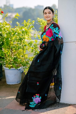 Picture of Soft weightloss semi muslin saree for women suitable for every season