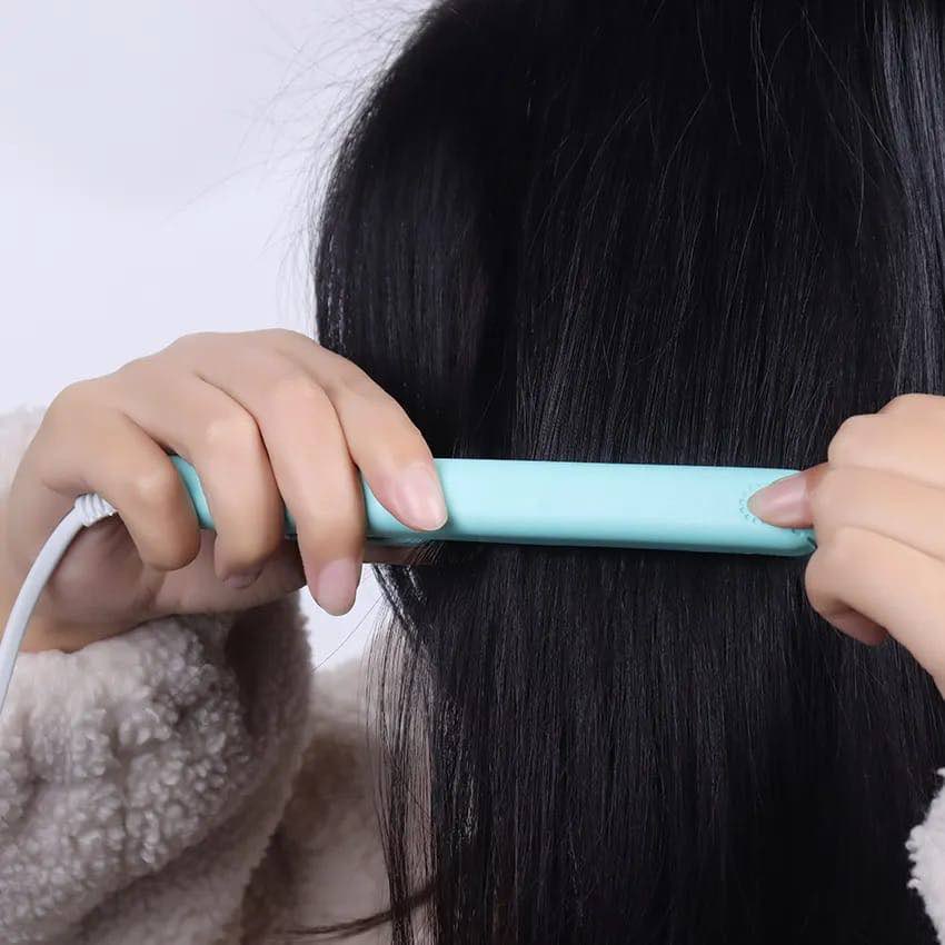 Picture of Mini Hair Straightener Clipboard Small Power Plug Curling Hair Straight Hair Girls Air Bangs Portable Hair Straightener