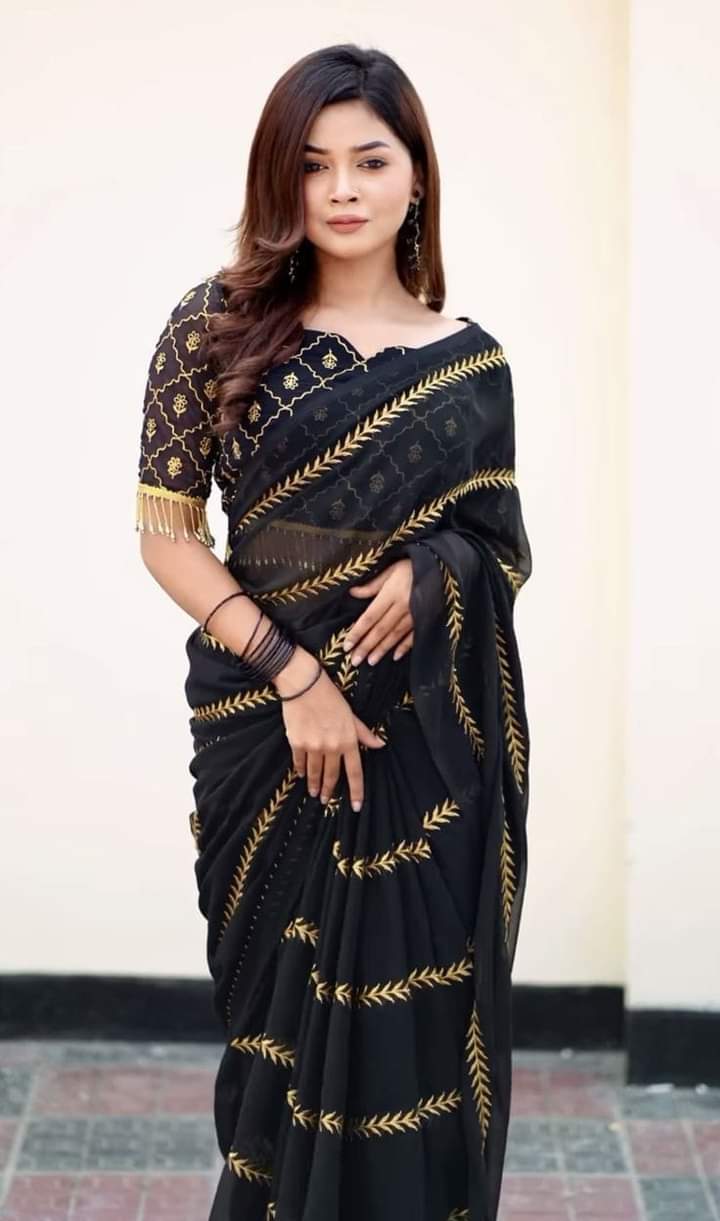 Picture of Exclusive Viral Georgette saree with embroidery work blouse pics