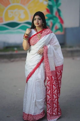 Picture of Fashionable Half Silk Saree for Women - Embrace Elegance for All Occasions - Suitable for All Seasons