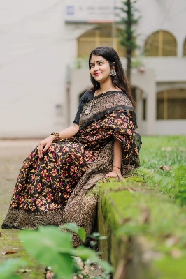 Picture of Fashionable Half Silk Saree for Women - Embrace Elegance for All Occasions - Suitable for All Seasons