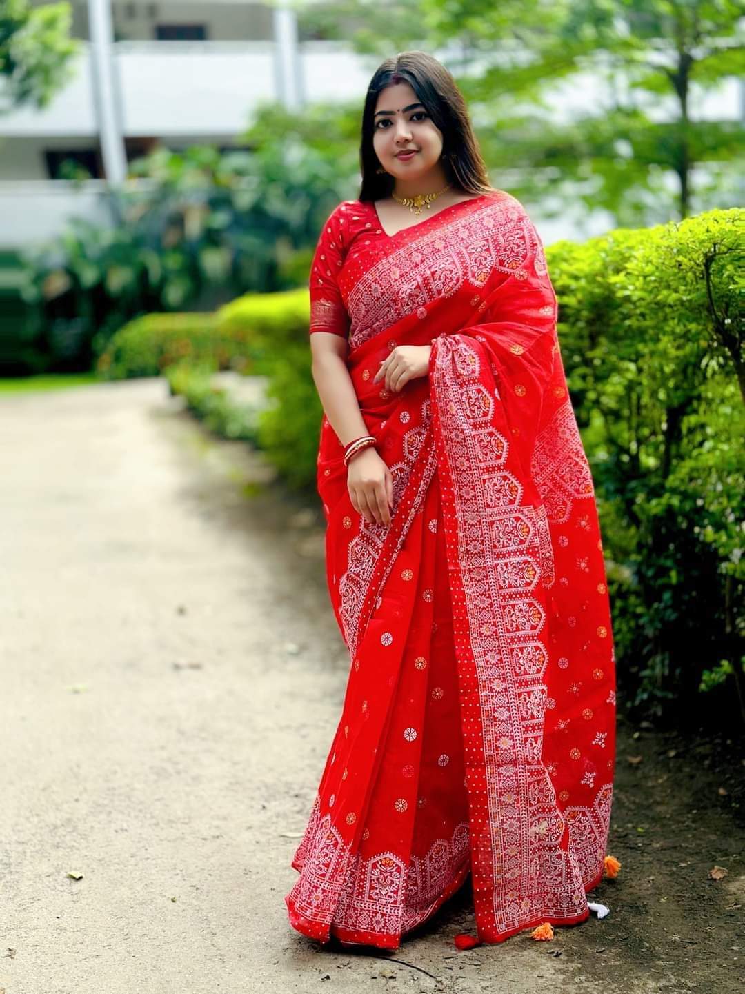Picture of Fashionable Half Silk  Saree for Women - Embrace Elegance for All Occasions - Suitable for All Seasons