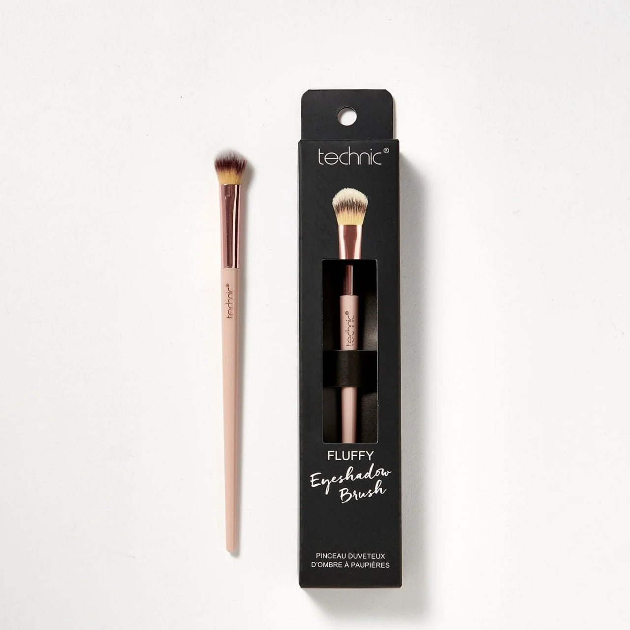Picture of Technic Fluﬀy Eyeshadow Brush