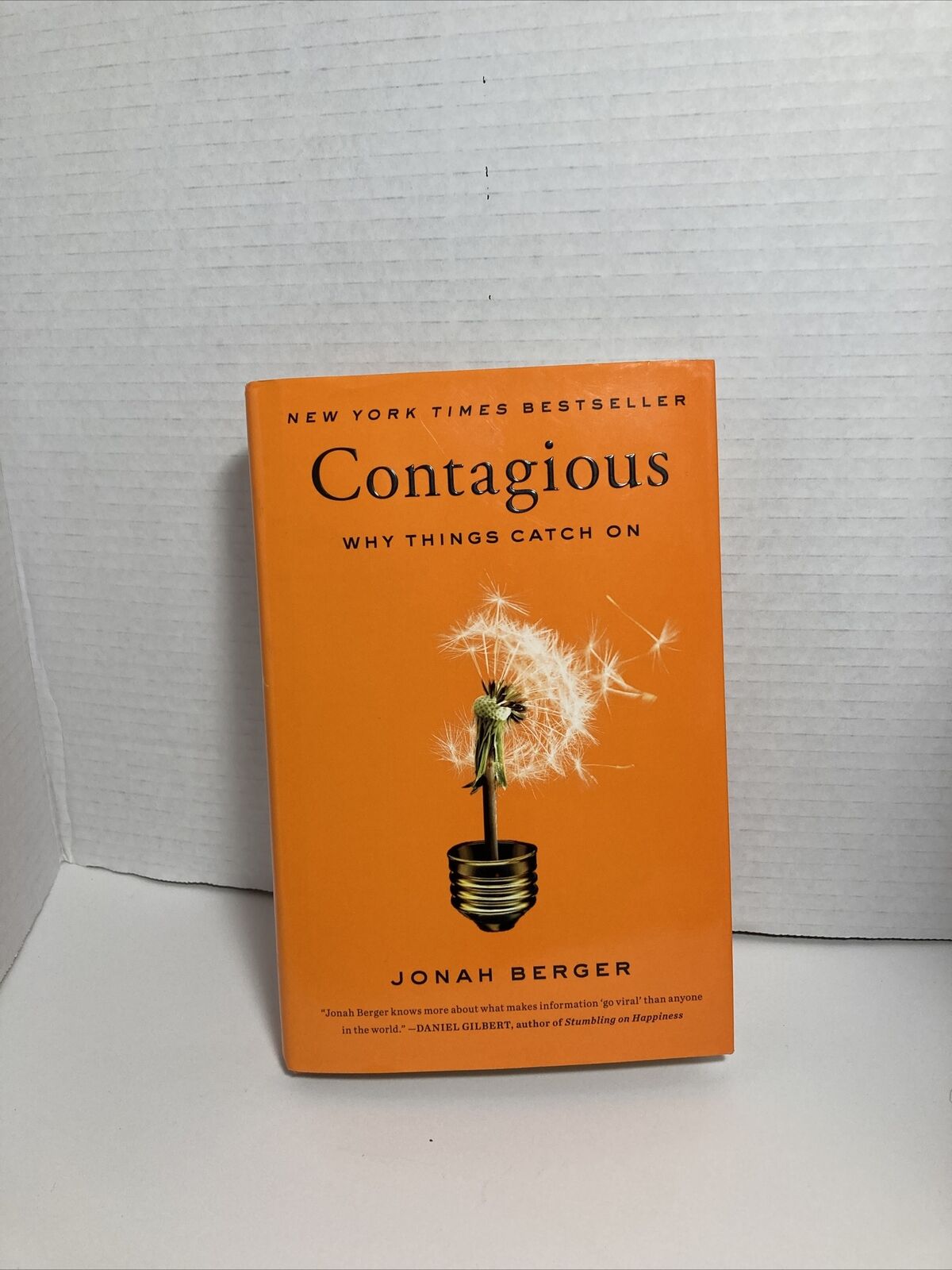 Picture of Contagious: Why Things Catch On by Jonah Berger -paperback