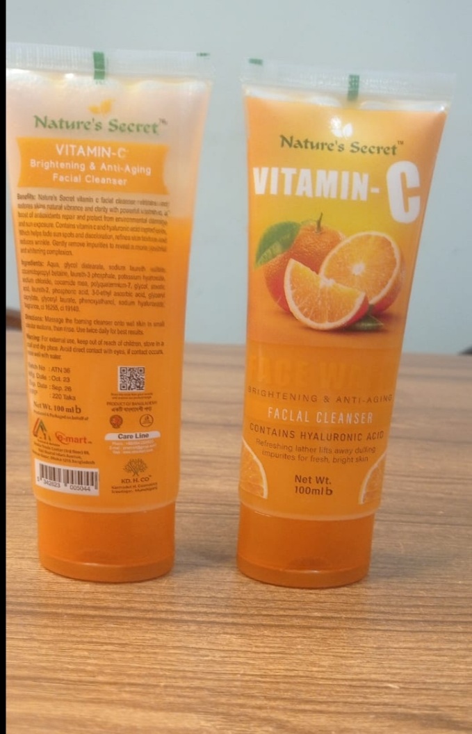 Picture of Nature's secret Vitamin C Facial cleanser (100 ml)