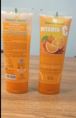 Picture of Nature's secret Vitamin C Facial cleanser (100 ml)