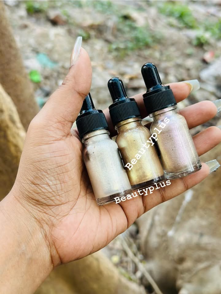 Picture of Product Highlights:

Liquid Highlighter for a Radiant Glow
Enhances Facial Features
10ml Size

Highlight