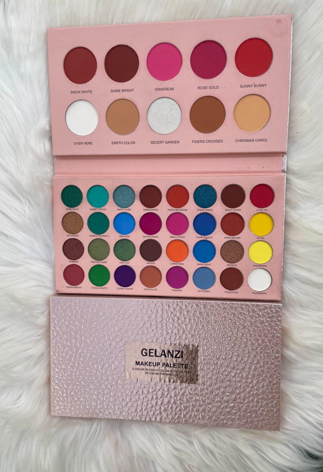 Picture of Gelanzi 3-in-1 makeup palette. It is a versatile palette
