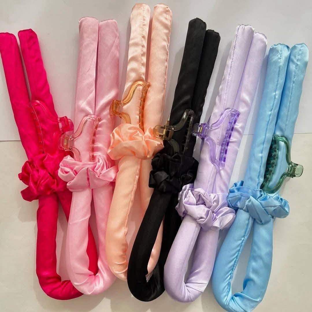 Picture of ✨1 hair curling headband 
✨1 clip
✨2 scru